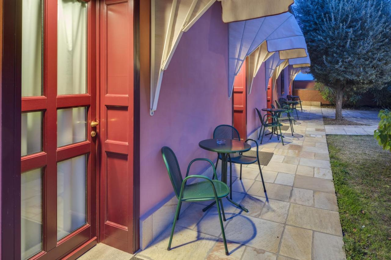 Castello Rosso Hotel Costigliole Saluzzo Exterior photo