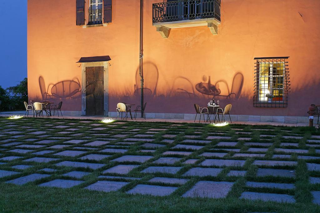 Castello Rosso Hotel Costigliole Saluzzo Exterior photo