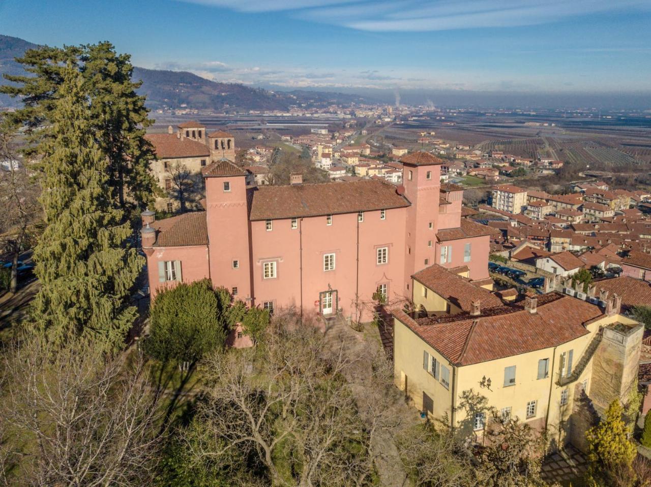 Castello Rosso Hotel Costigliole Saluzzo Exterior photo