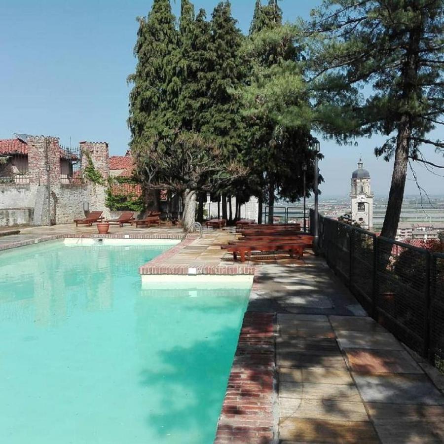 Castello Rosso Hotel Costigliole Saluzzo Exterior photo